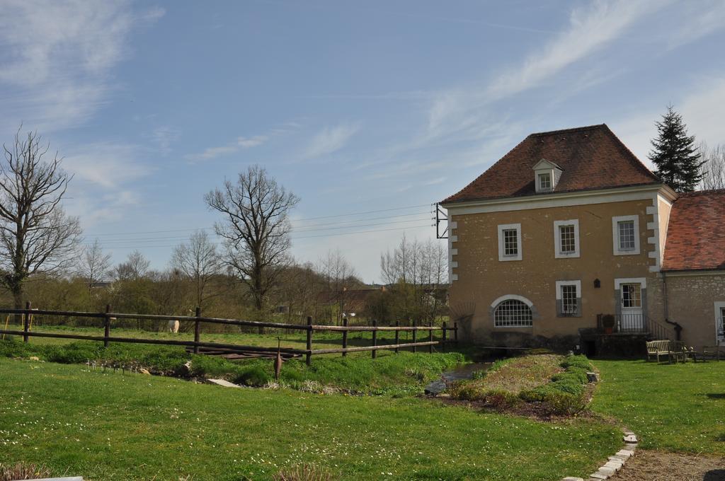 Moulin De Morance Panzió Ecommoy Kültér fotó